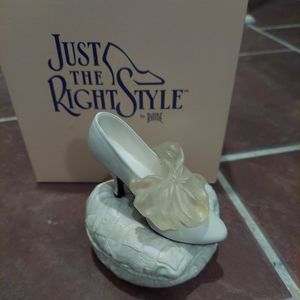 Willitts Just The Right Shoe "Devoted-To-You" Mini Shoe Musicbox wedding shoe
